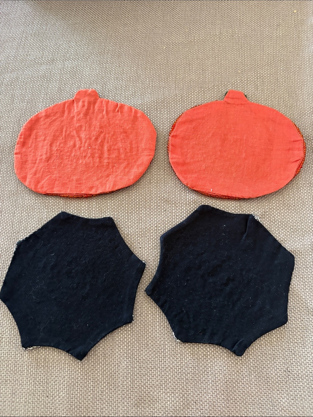 Beaded Halloween coasters, set of eight - Picture 6 of 6